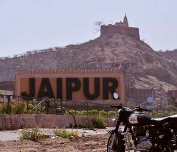 How to reach Jaipur